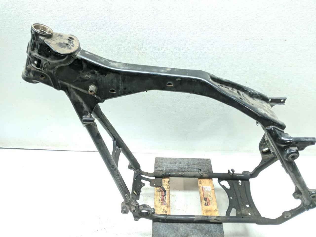 08-13 Harley Davidson FLTRUSE Road Glide Ultra Main Frame Chassis