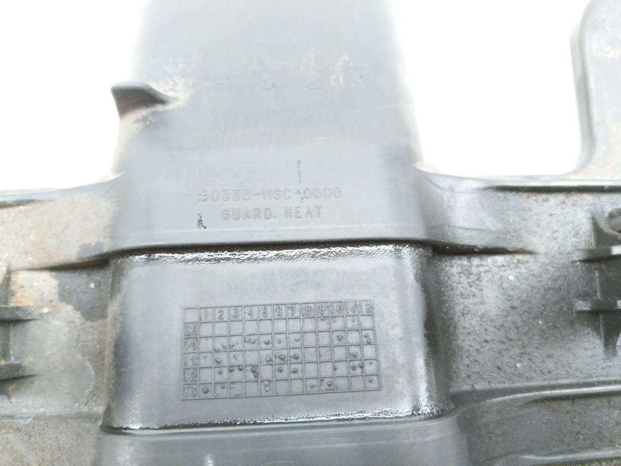 a 13-17 Honda CB1100 Battery Cover 50333-MGC-0000 - Sun Coast