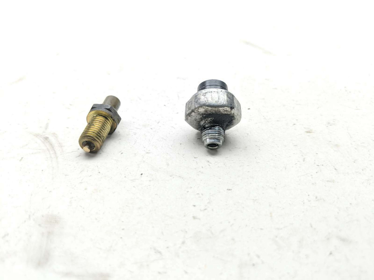 mana 04 05 Honda CBR1000RR Oil Pressure Neutral Gear Switch