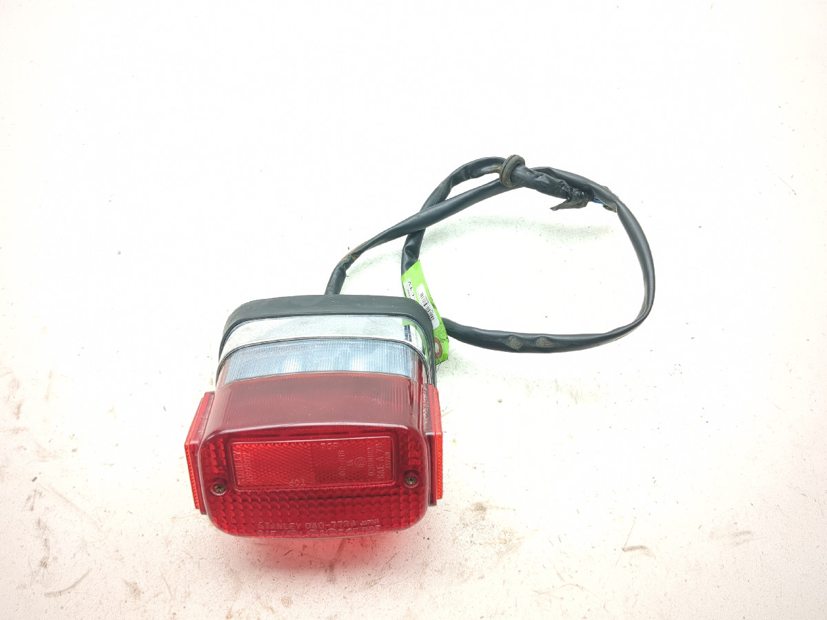 02 Kawasaki Vulcan 1500 Classic VN1500 Taillight Tail Brake Light