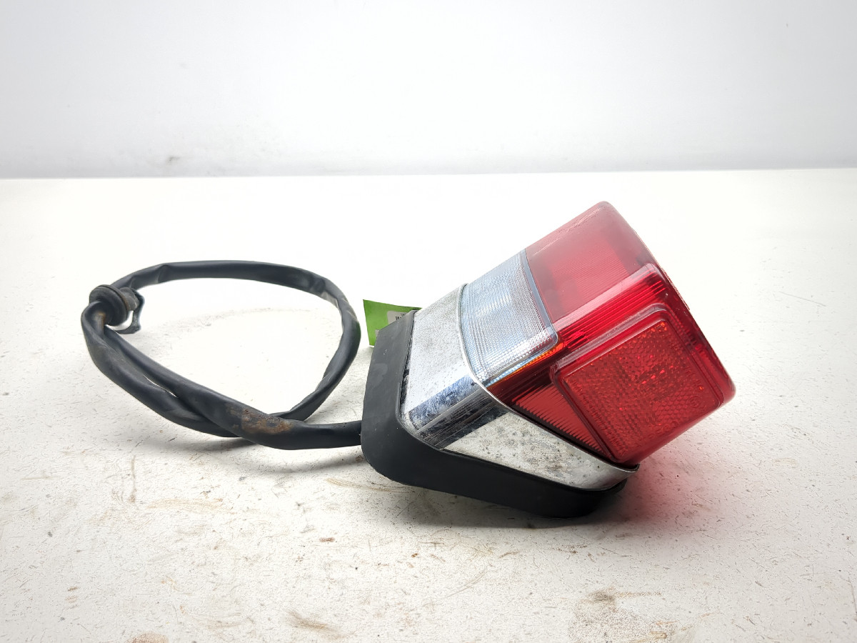 02 Kawasaki Vulcan 1500 Classic VN1500 Taillight Tail Brake Light