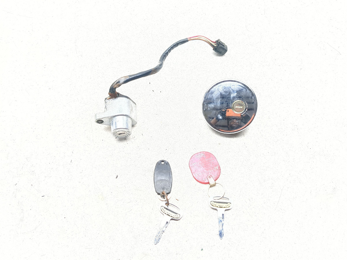 02 Kawasaki Vulcan 1500 Classic VN1500 Lock Set Ignition Switch