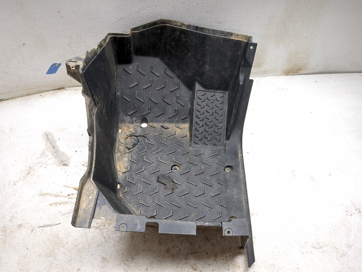 16-18 Yamaha Wolverine YXE700 Right Floorboard Footwell Cover