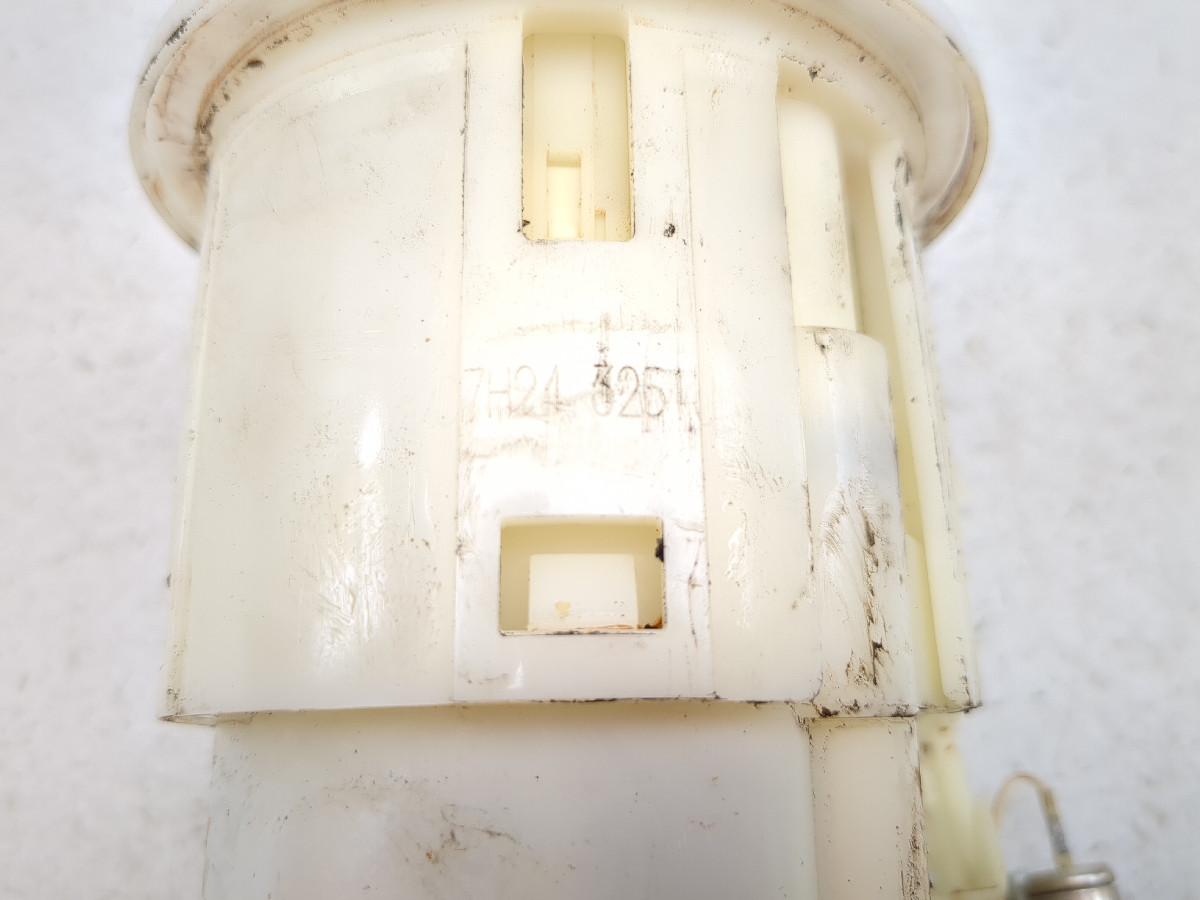 07 Triumph Daytona 675 Petrol Gas Fuel Pump Assembly 2401977