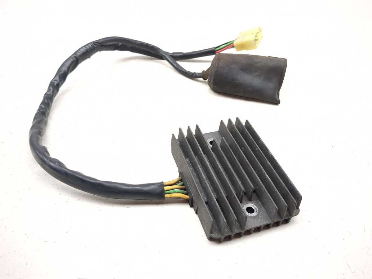 06 Honda VTX1800C VTX 1800 Voltage Regulator Rectifier SH579C-12