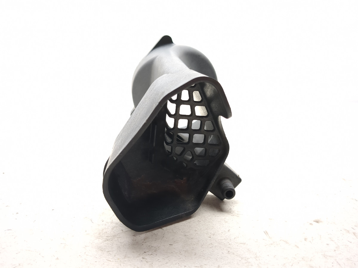 09-23 Kawasaki VN1700A Vulcan Voyager 1700 Ram Air Intake Tube