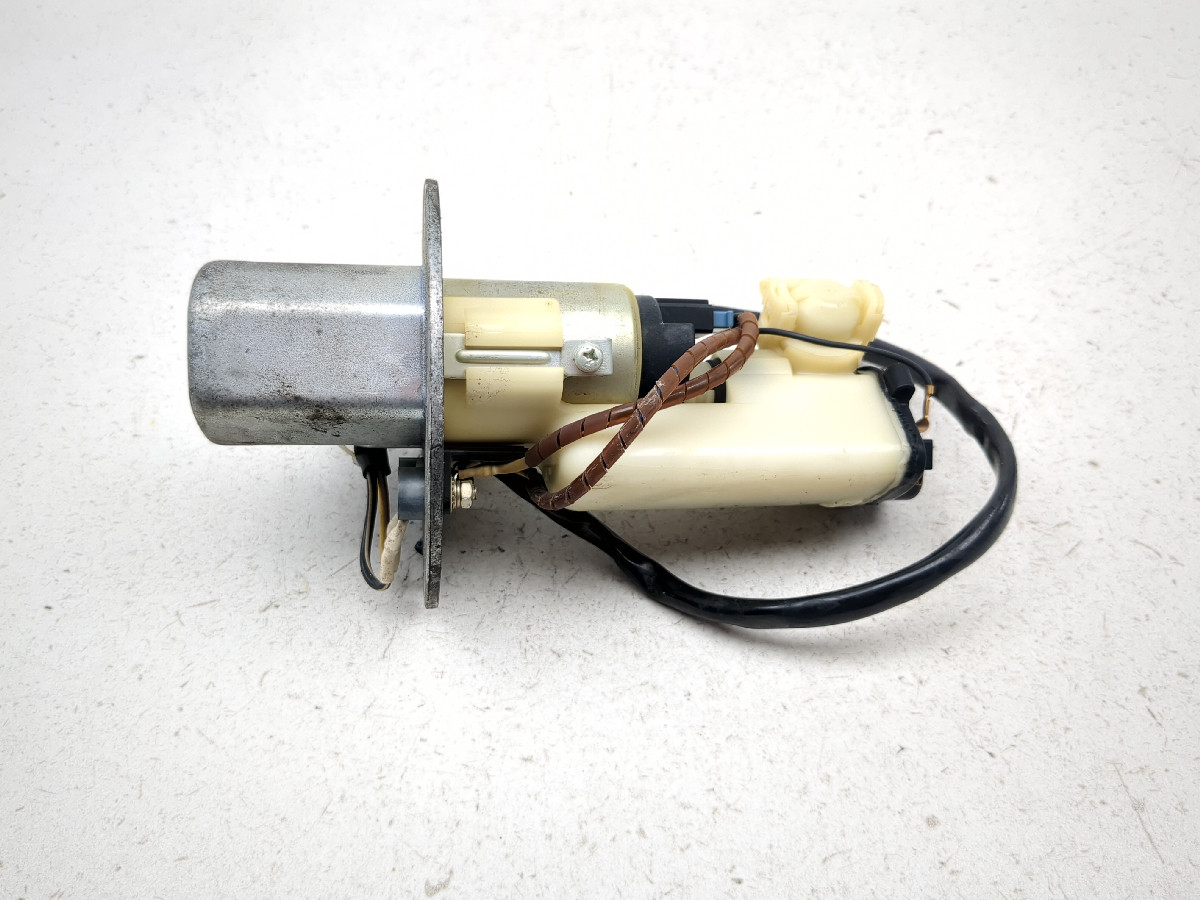05 Kawasaki VN1600 Vulcan Nomad Petrol Gas Fuel Pump Assembly