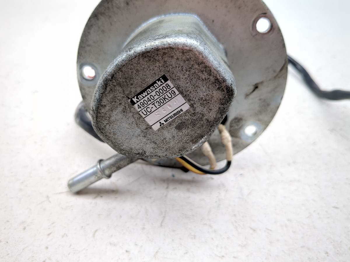 05 Kawasaki VN1600 Vulcan Nomad Petrol Gas Fuel Pump Assembly