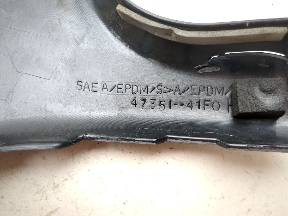 92-04 Suzuki VL 800 Intruder Front Left Right Neck Cover Panel