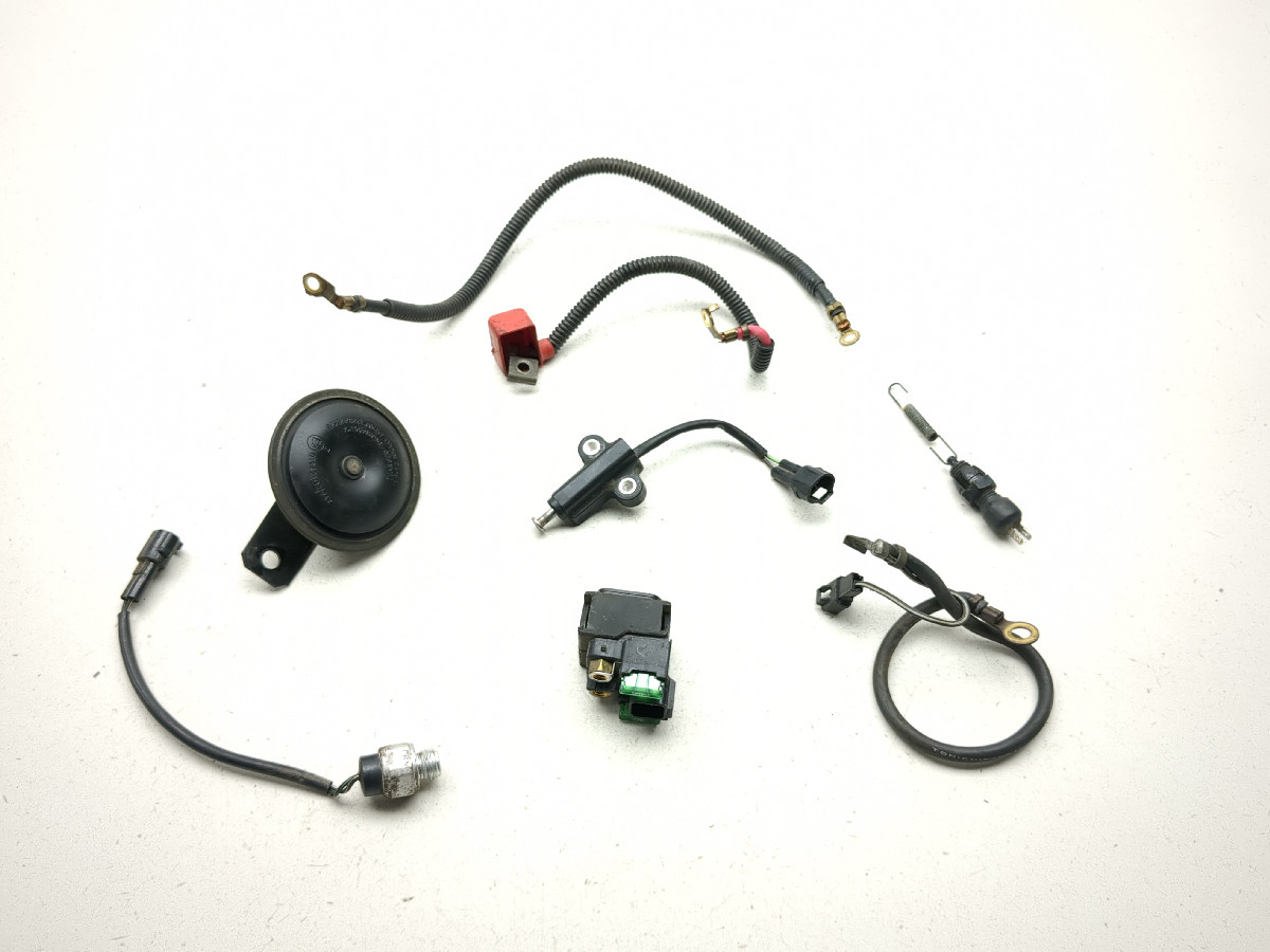 92-04 Suzuki VL800 Intruder Horn Kickstand Brakelight Sensor