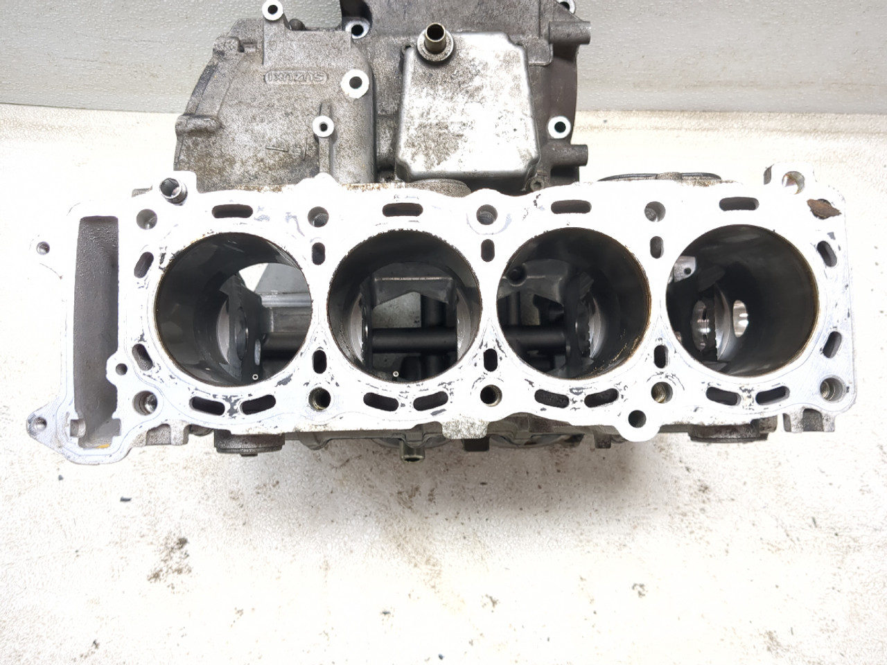 01-03 Suzuki GSXR 600 750 Engine Motor Case Block - Sun