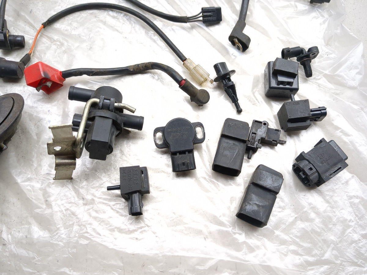 13-17 Suzuki GW250 Relay Set Horn Tps Temperature Air Valve O2