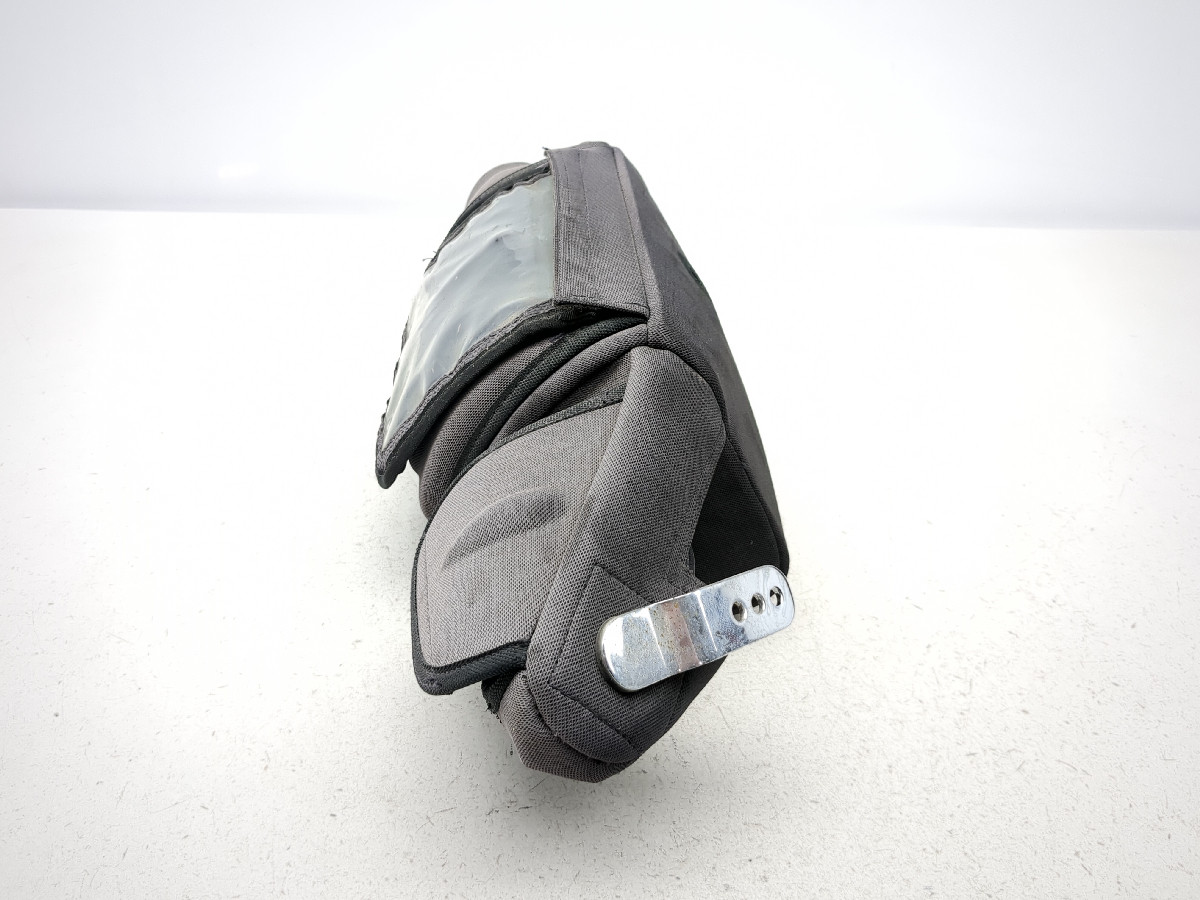 04-08 Honda VTX 1800 KURYAKYN Fabric Front Gauge Meter Housing