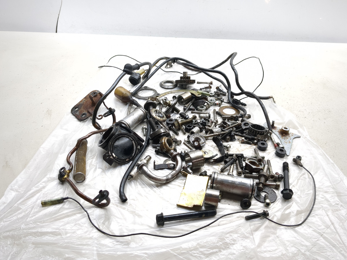 99-06 Kawasaki Vulcan 800 Drifter Engine Motor Misc Parts Hardware