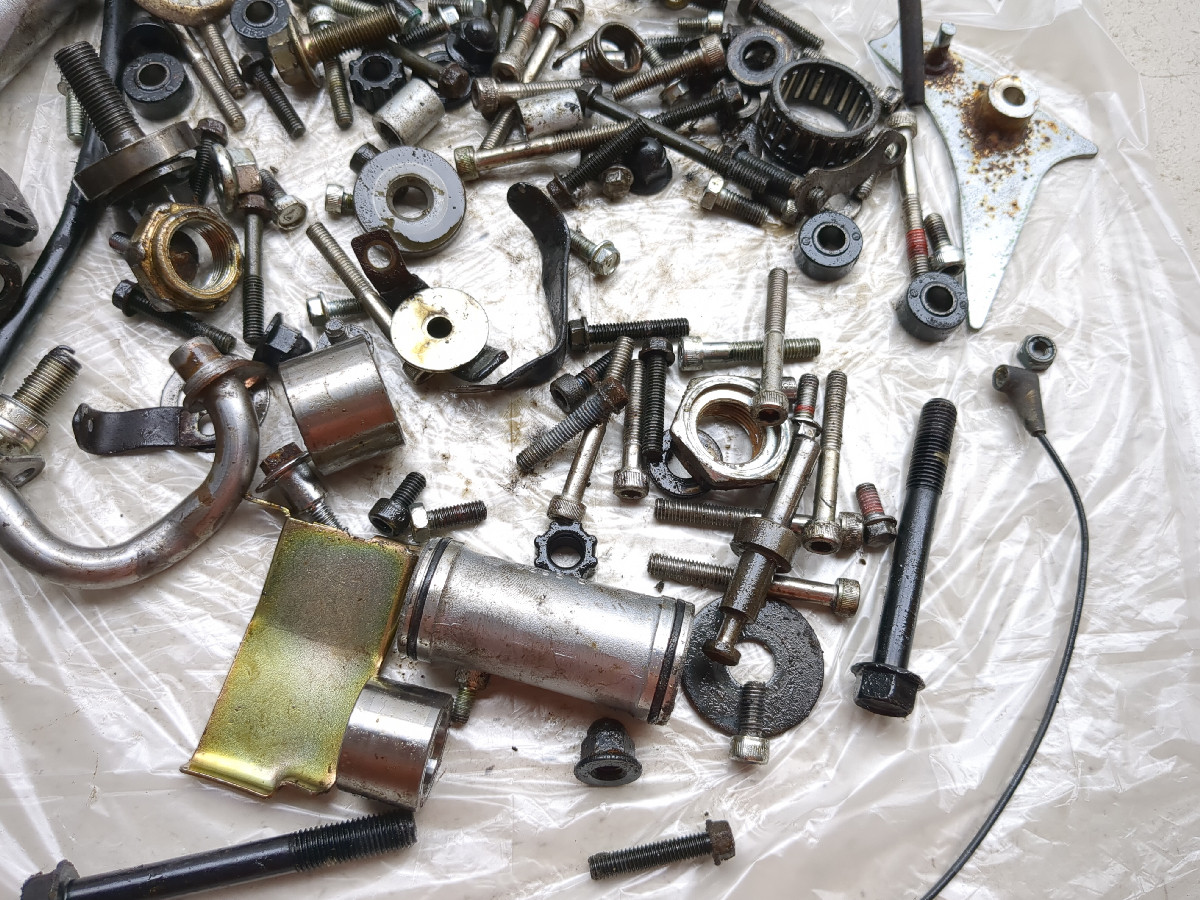 99-06 Kawasaki Vulcan 800 Drifter Engine Motor Misc Parts Hardware