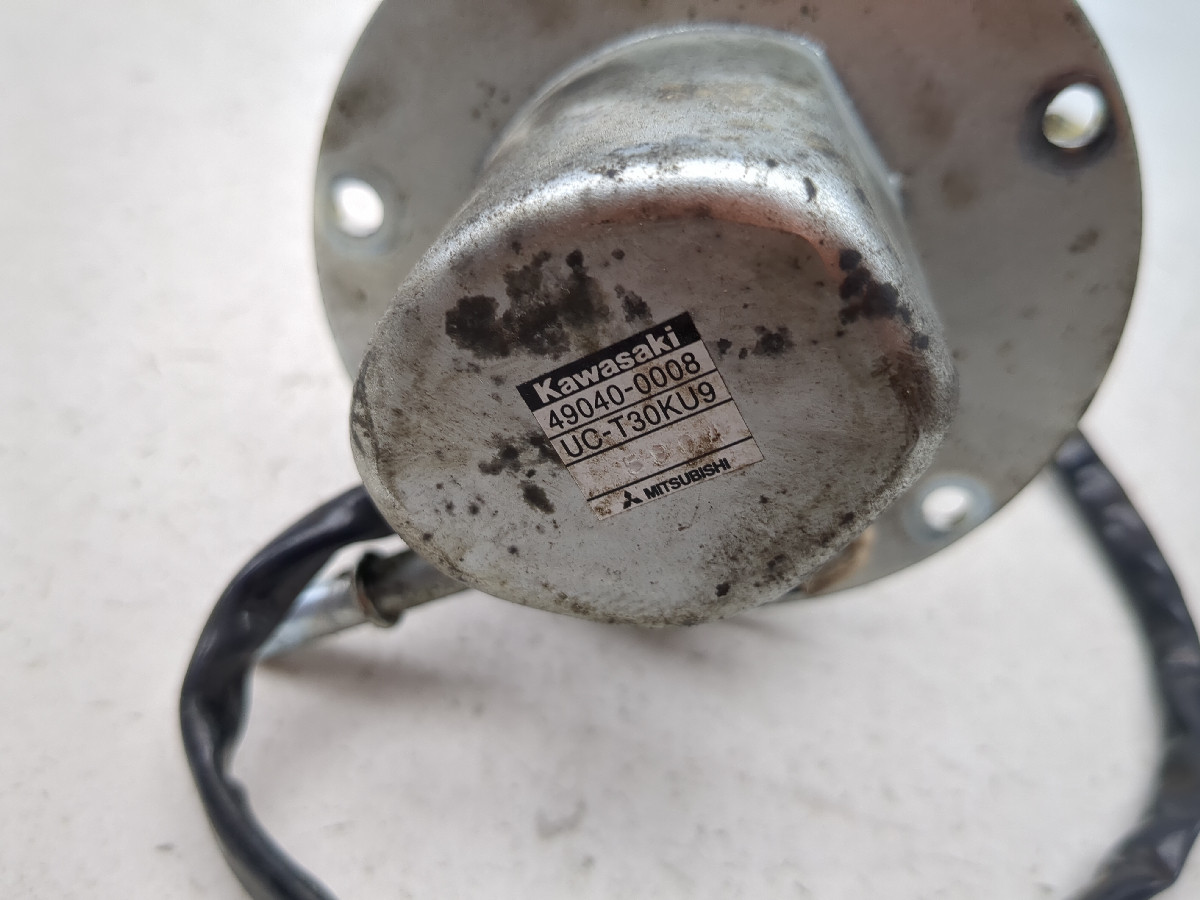 05-08 Kawasaki VN1600 Vulcan Nomad Petrol Gas Fuel Pump Assembly