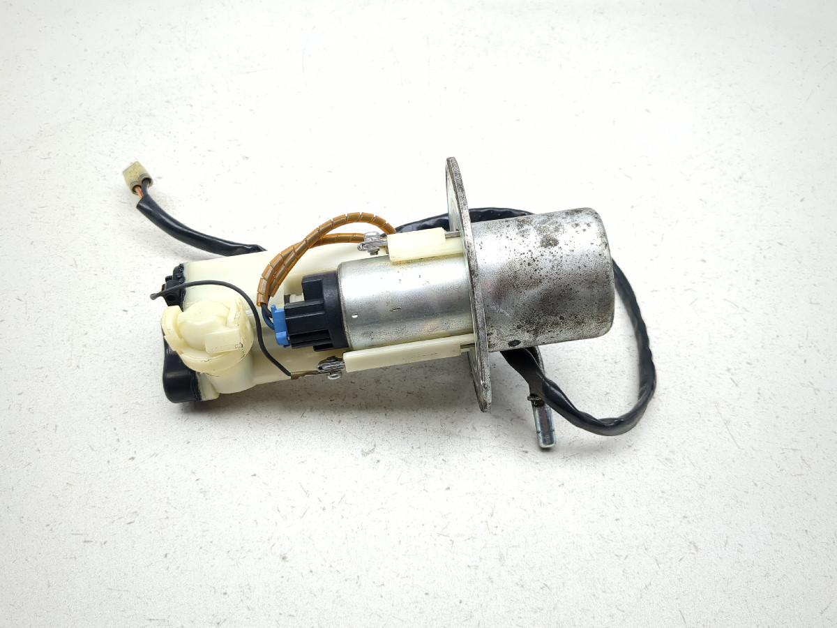 05-08 Kawasaki VN1600 Vulcan Nomad Petrol Gas Fuel Pump Assembly