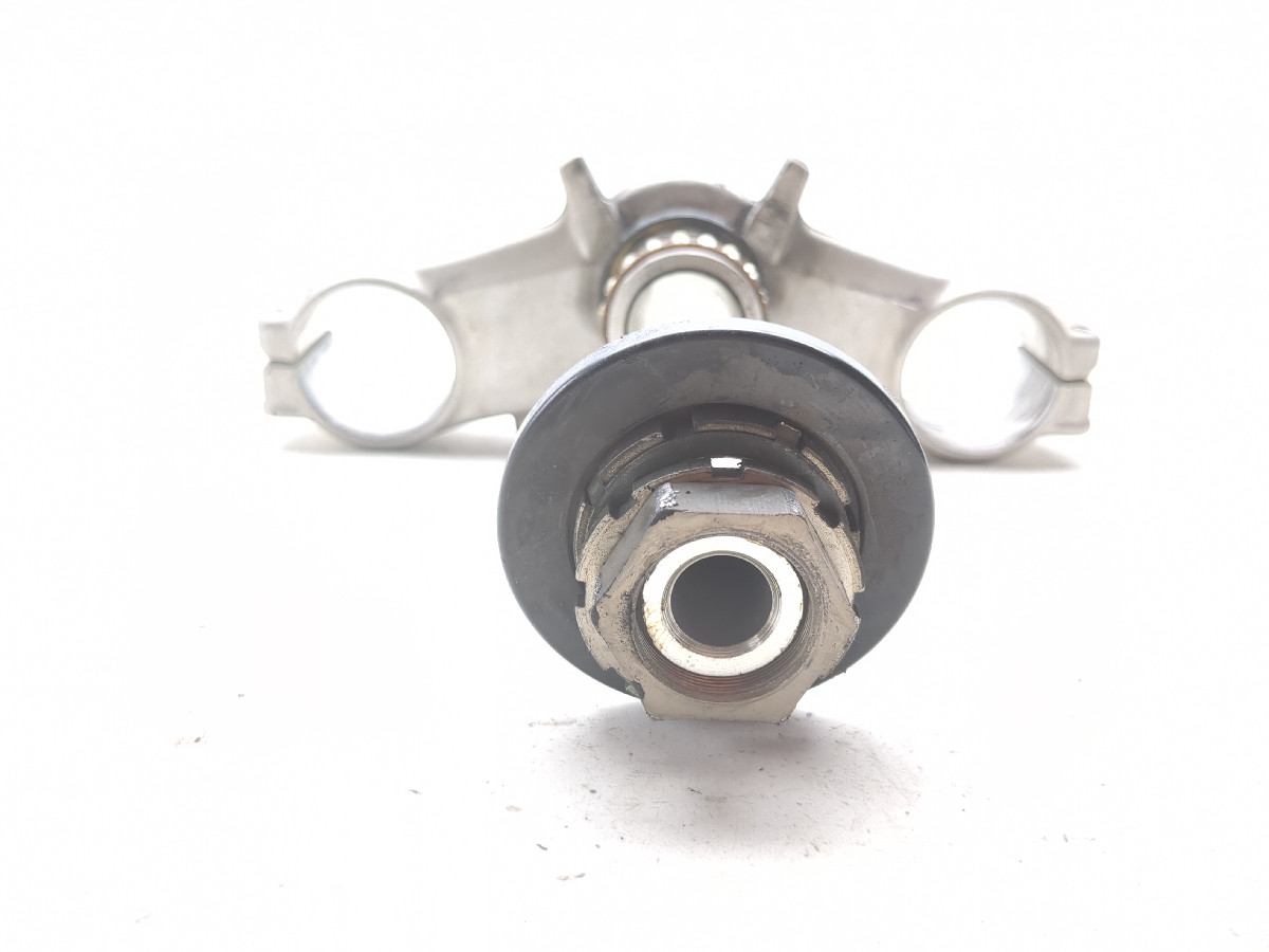 06 07 Kawasaki Ninja ZX10 ZX10R Bottom Lower Triple Tree Steering