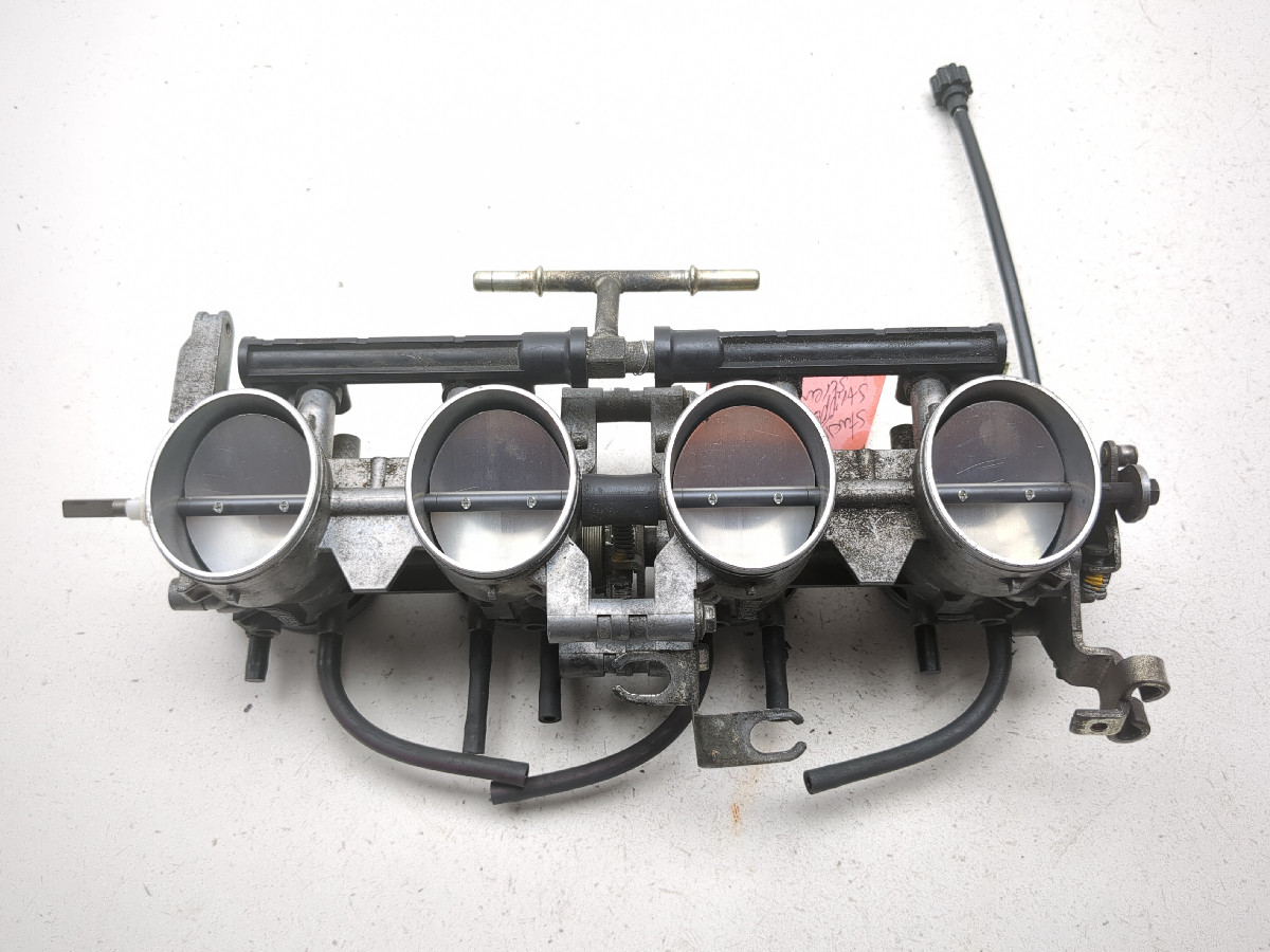 チロル　16568 05 06 Kawasaki ZX6 ZX Throttle Body Bodies W/ Fuel Rail