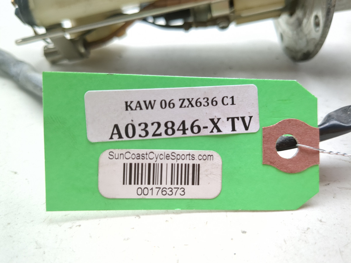 05 06 Kawasaki ZX6 ZX 636 Petrol Gas Fuel Pump Assembly 49040-0007 05 06 Kawasaki ZX6 ZX 636 Petrol Gas Fuel Pump Assembly 49040-0007