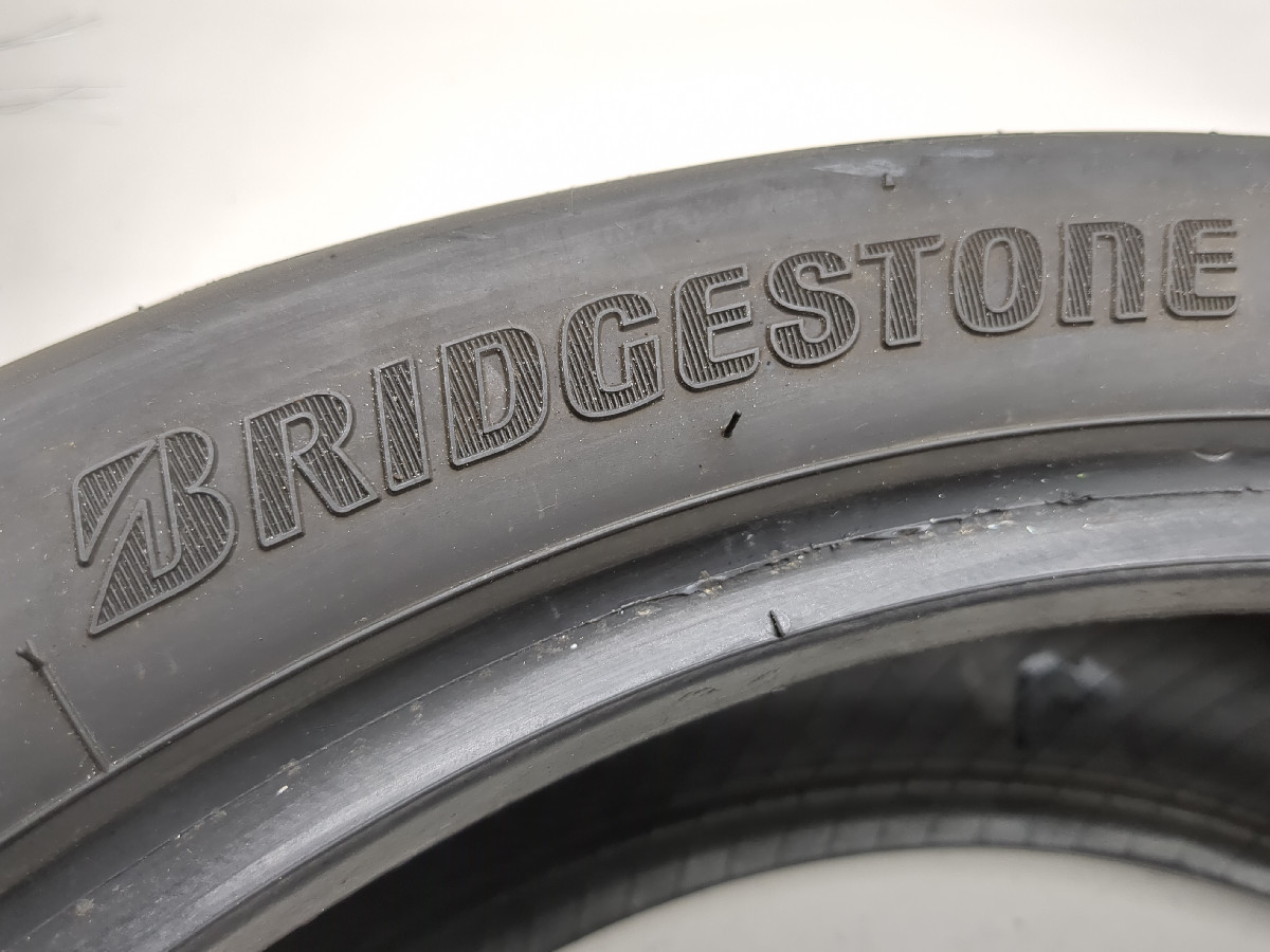 Rear Tire Bridgestone Battlax Hypersport 180/60-17 - Sun Coast