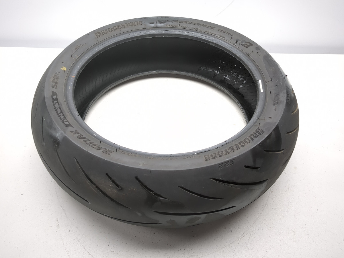 Rear Tire Bridgestone Battlax Hypersport 180/60-17 - Sun Coast
