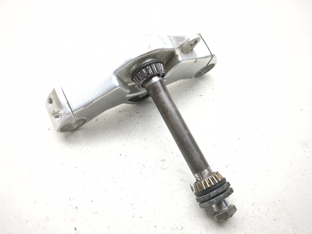 コンケスト　ソールディグリー 03-17 Victory Vegas Bottom Lower Triple Tree Steering Clamp 62020