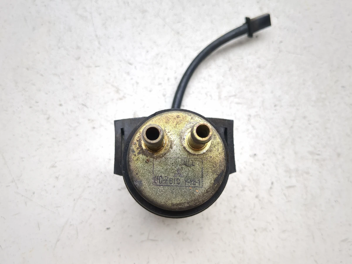 03 04 Kawasaki ZZR 600 Petrol Gas Fuel Pump Assembly 13280-0009