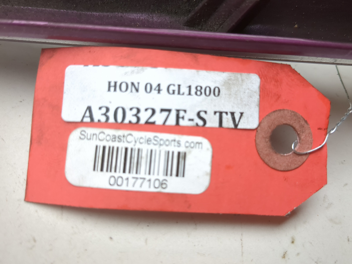 に 01-05 Honda Goldwing 1800 GL 1800 Side Vent Trim Covers 64285-MCAA