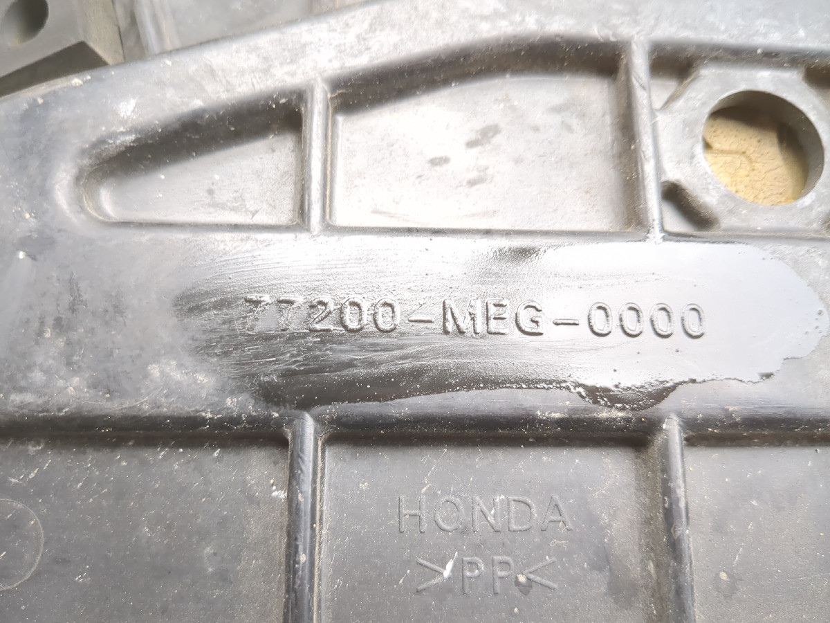 10-25 Honda VT750 Shadow Aero 750 Driver Passenger Seat 77200-MEG
