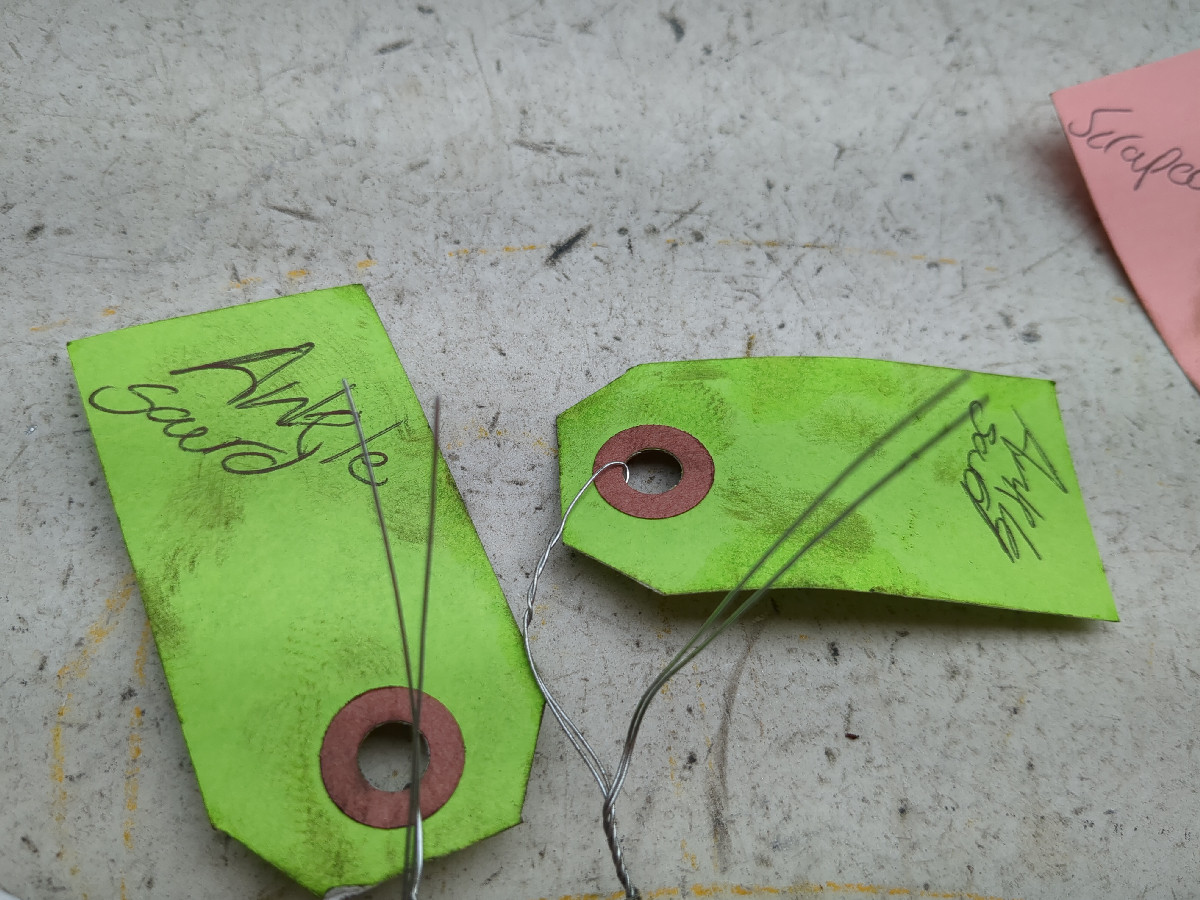 ✽出品 00 01 Kawasaki ZX900E ZX9R Heel Guards Set Pair - Sun Coast Cycle