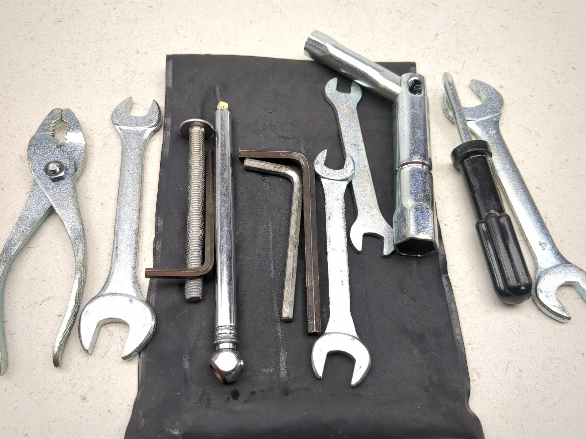 03-05 Yamaha FJR 1300 Tool Kit - Sun Coast Cycle Sports | Used
