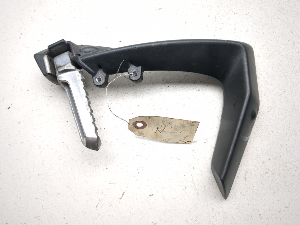 05-10 Triumph Sprint ST 1050 Rear Left Passenger Foot Peg 2081620
