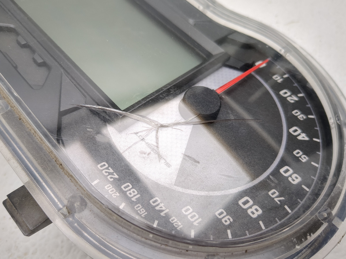 オーダー 21-24 Polaris Slingshot S Gauge Cluster Speedometer Tachometer