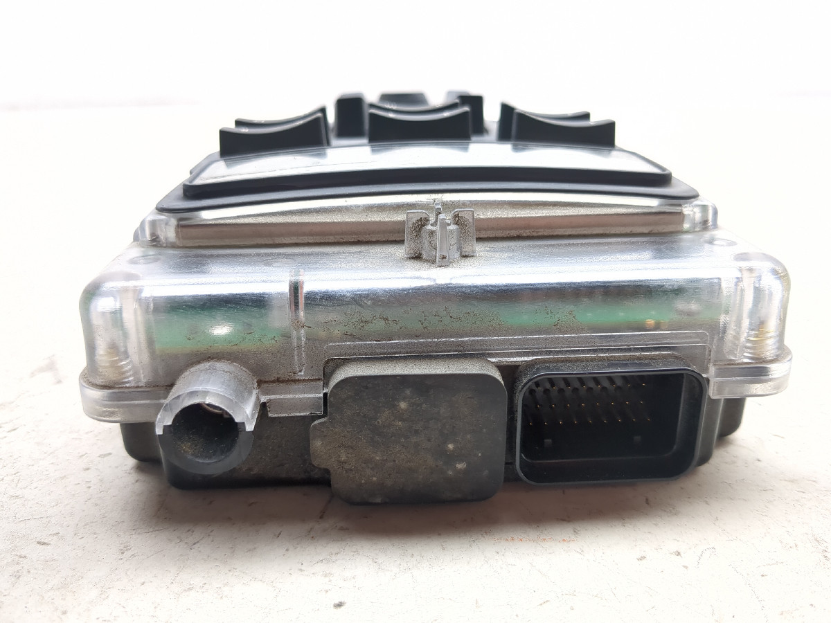 08-15 Victory Vision Tour Radio Stereo Console Module 2411676
