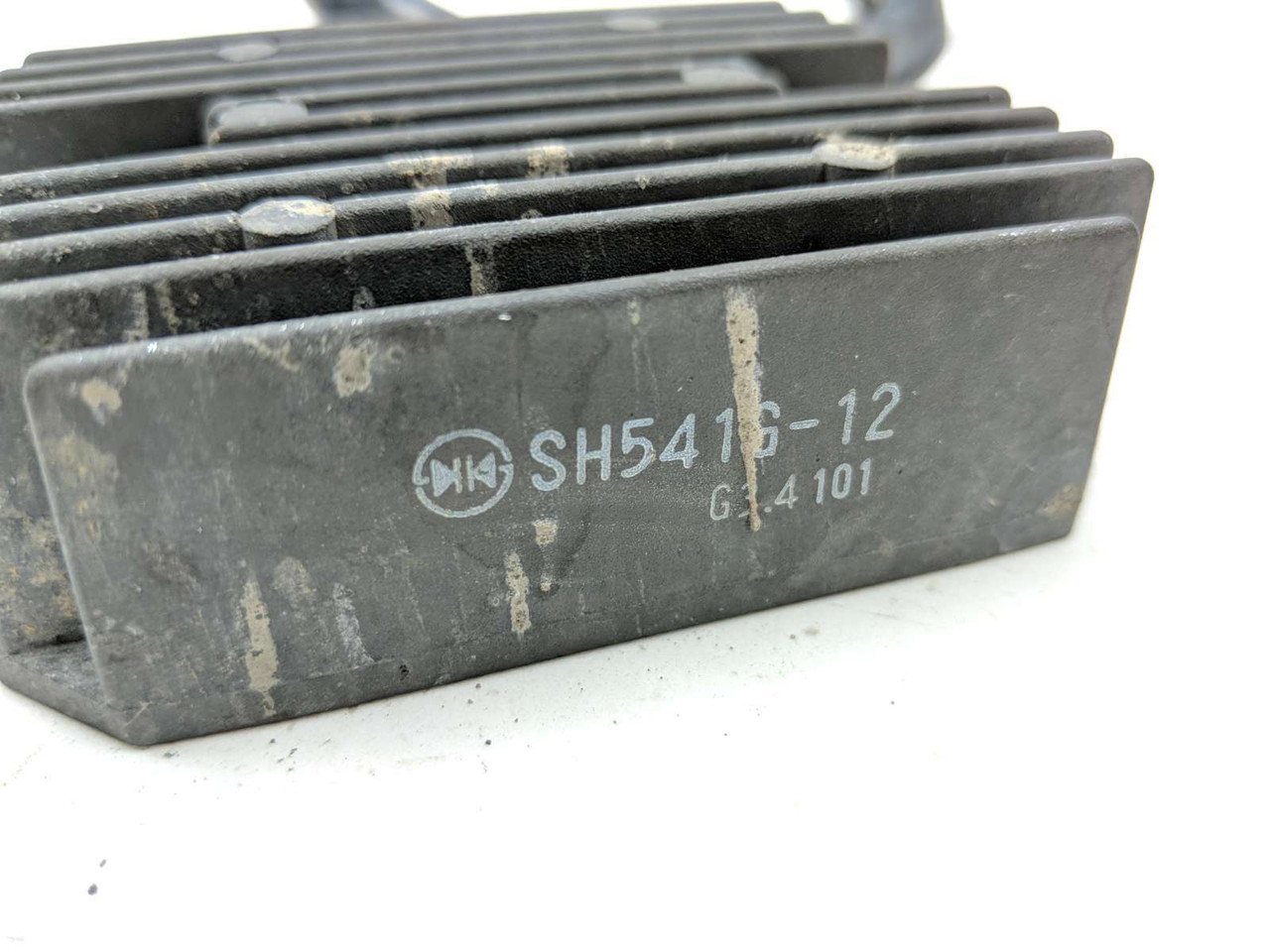 04 Kawasaki Vulcan 1600 Classic VN1600A1 Voltage Regulator