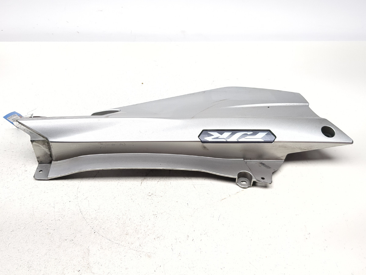 Yamaha 2011年制 シルバー 06-12 Yamaha FJR 1300 Left Side Lower Seat Cover Panel 3P6-21711