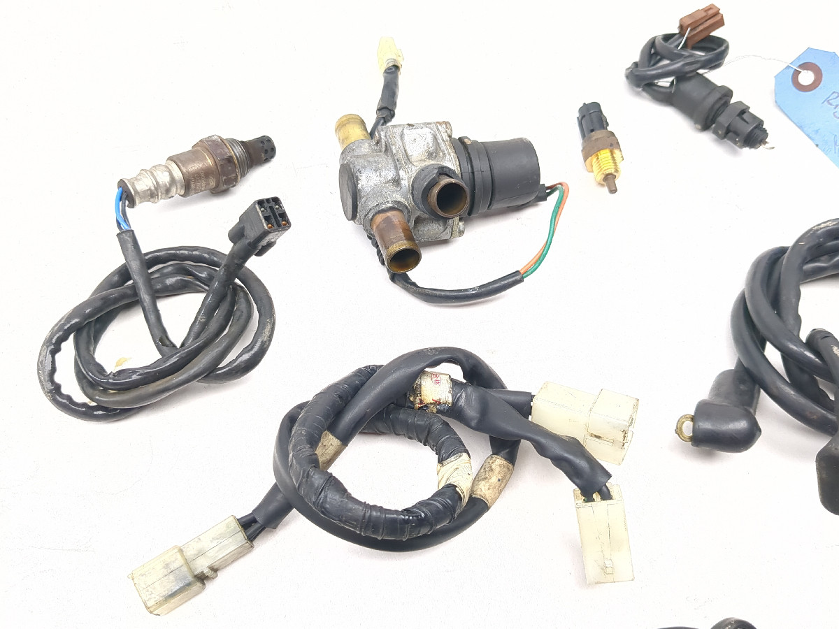 06-12 Yamaha FJR 1300 Relay Set Air Valve O2 Sensor Kickstand Tip