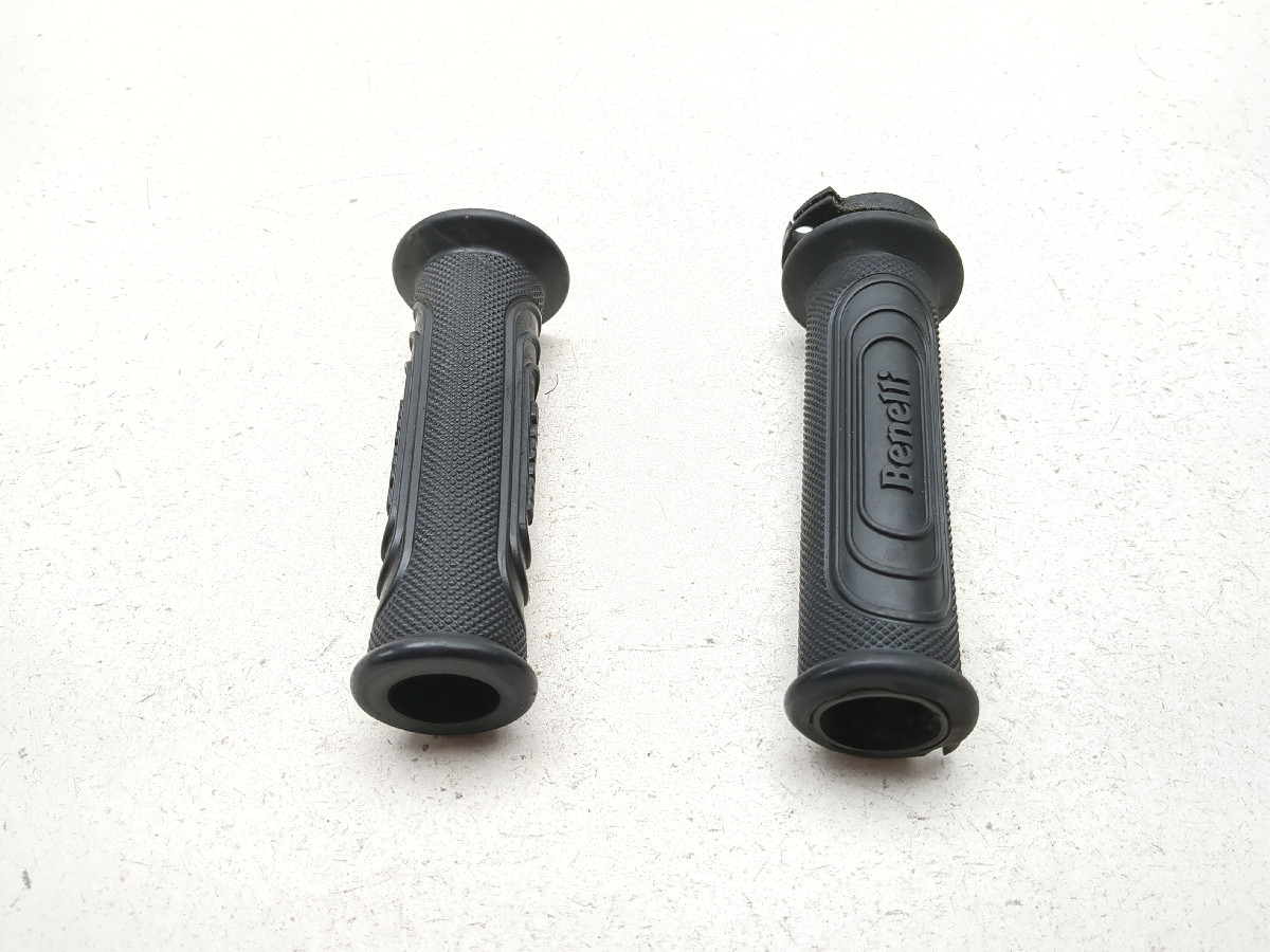 21-23 Benelli Leoncino 500 Throttle Tube And Grips Set Pair - Sun