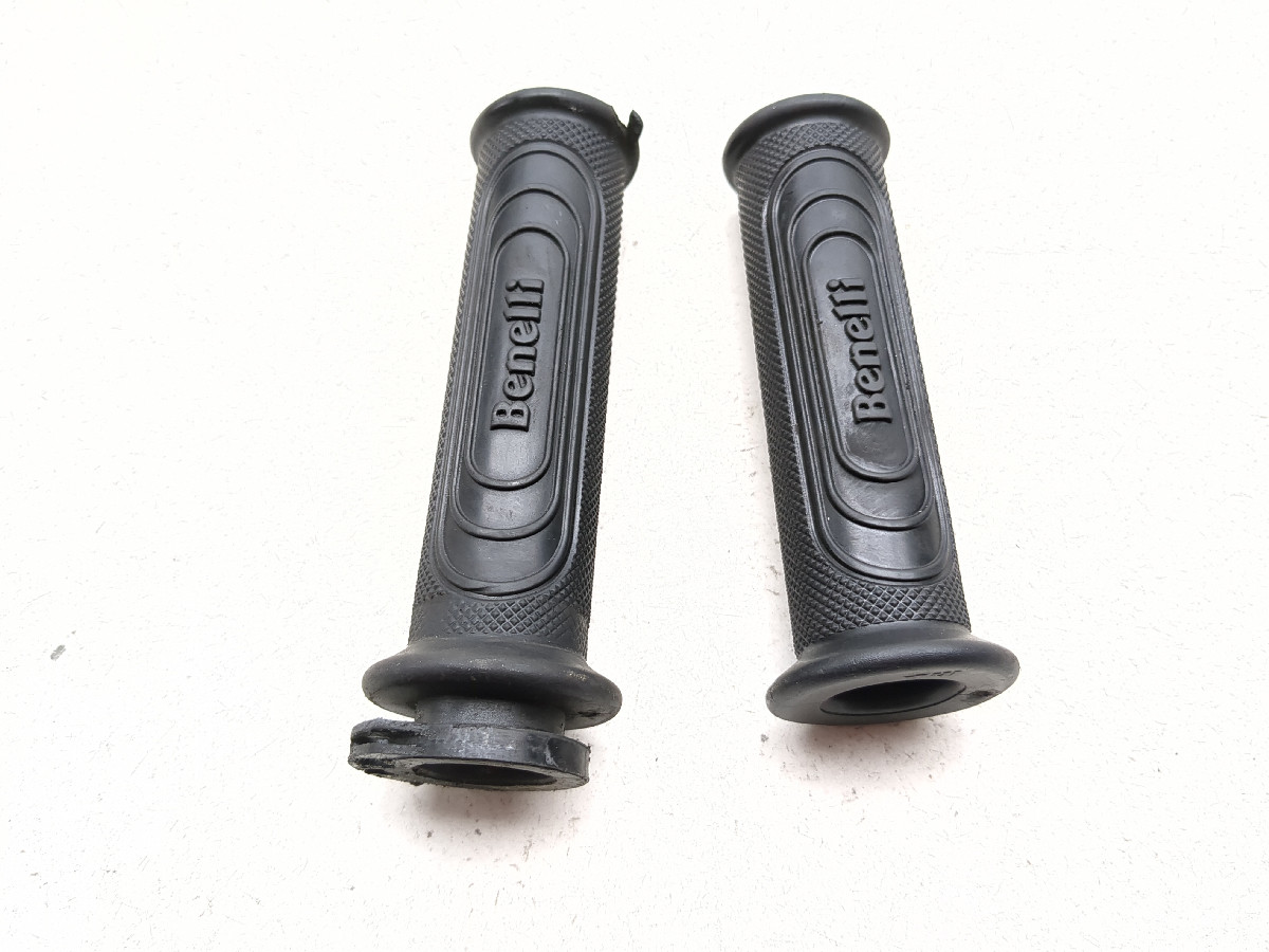 21-23 Benelli Leoncino 500 Throttle Tube And Grips Set Pair - Sun