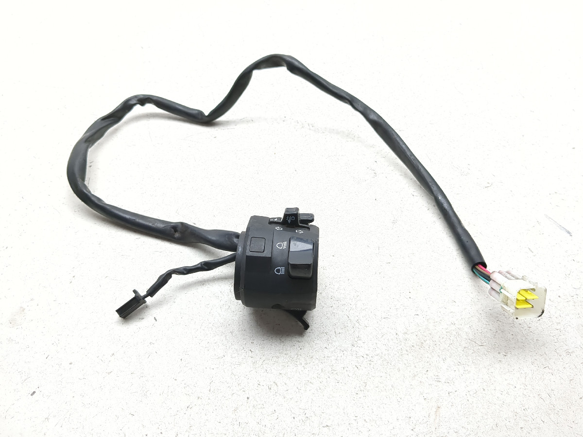 21-23 Benelli Leoncino 500 Left Control Headlight Switch - Sun