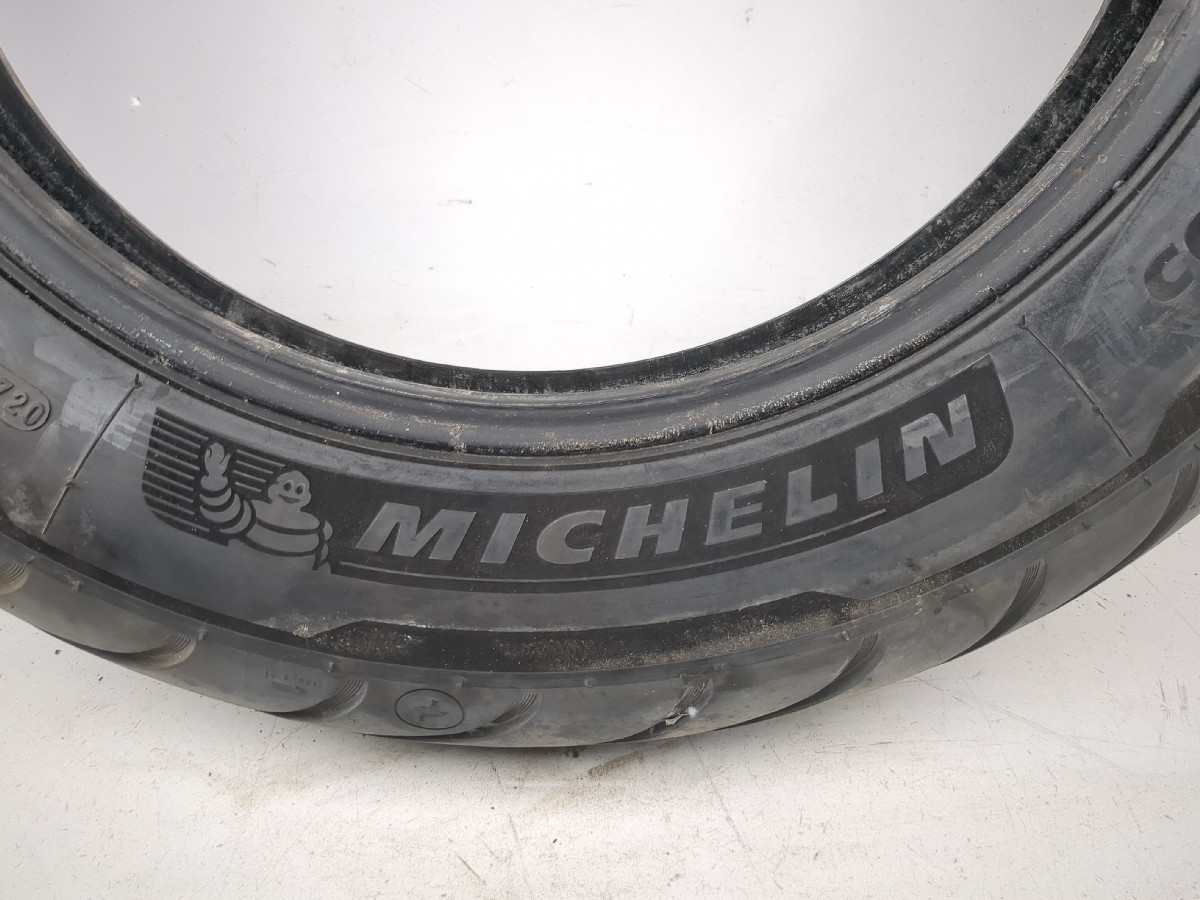 Front Tire Michelin Commander III 130/90-16 - Sun Coast Cycle