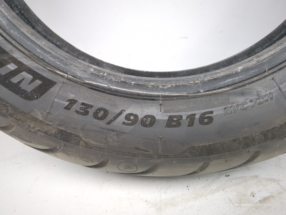 Front Tire Michelin Commander III 130/90-16 - Sun Coast Cycle