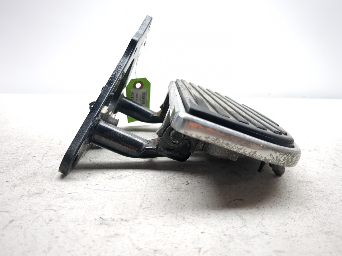 WATERLOO ヴィンテージ ローボード 98-04 Kawasaki VN1500 Vulcan Nomad Front Right Floorboard Floor