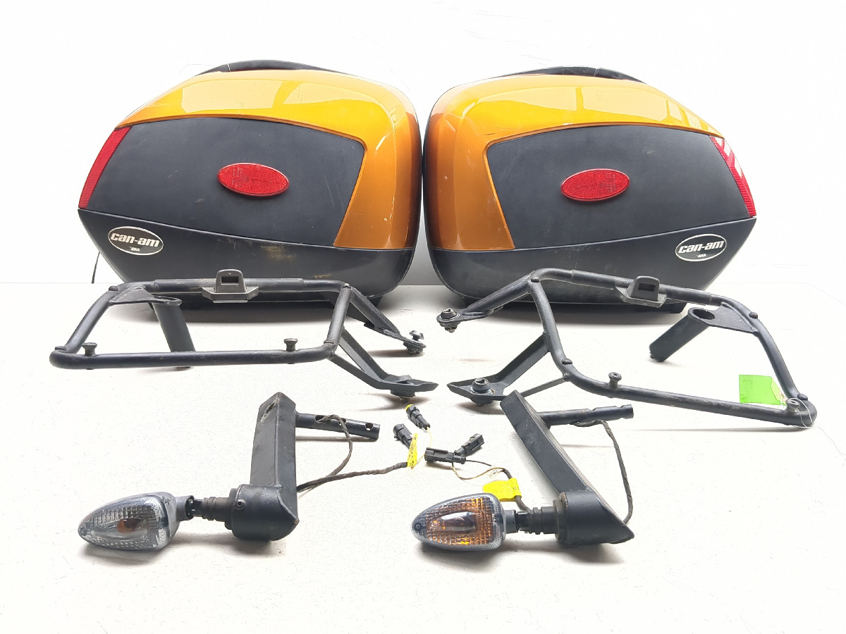 ST プードル 13-15 Can Am Spyder ST Limited Saddlebag Cases W/Mounts Turn