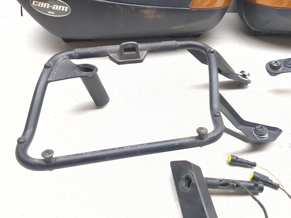 13-15 Can Am Spyder ST Limited Saddlebag Cases W/Mounts Turn