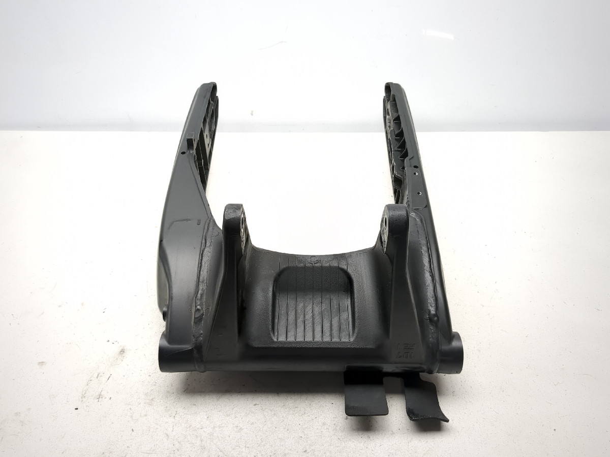 08-17 Yamaha Raider XV1900 CU Rear Wheel Swing Arm Frame - Sun