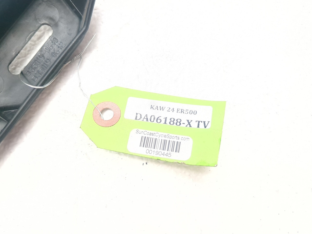 24 25 Kawasaki Z500 License Plate Bracket Stay 35019-0640 - Sun