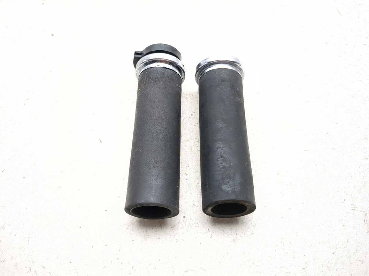 06-14 Yamaha Stratoliner Roadliner XV1900 Throttle Tube And Grips