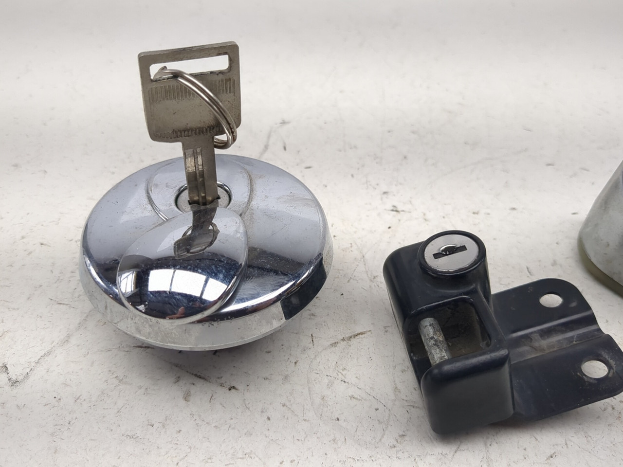 08 09 Suzuki C109R VLR1800 Lock Set Ignition Switch Cap And Key
